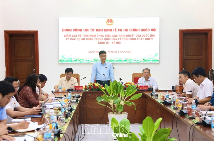 Đoàn công tác Ủy ban Kinh tế và Tài chính Quốc hội làm việc với UBND tỉnh Khánh Hòa