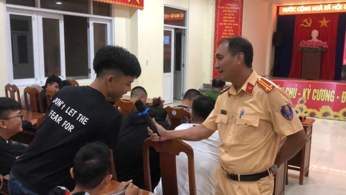 Tuyên truyền an toàn giao thông cho đoàn viên, thanh thiếu niên xã Suối Dầu