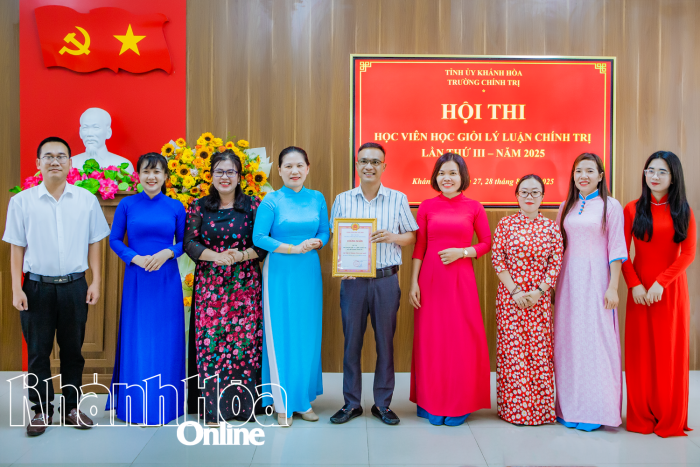 Bế mạc Hội thi Học viên học giỏi lý luận chính trị