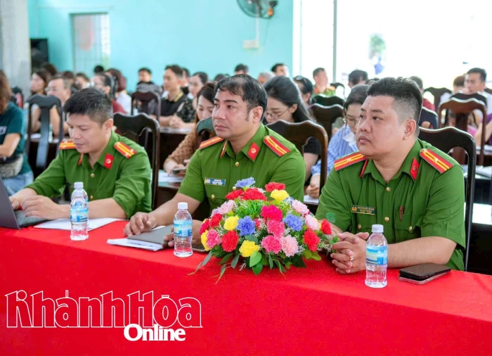 Hơn 200 người tham gia hội nghị tuyên truyền phòng, chống ma túy và khai báo tạm trú cho người nước ngoài