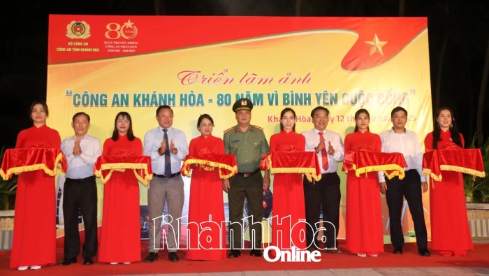Khai mạc triển lãm ảnh “Công an Khánh Hòa - 80 năm vì bình yên cuộc sống”