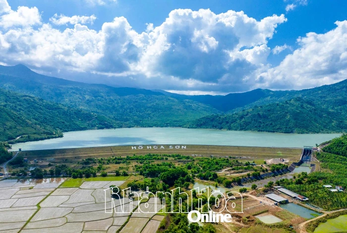 Kỷ niệm 80 năm Ngày truyền thống ngành Thủy lợi Việt Nam (28-8-1945 - 28-8-2025): Hồ chứa nước - Nguồn sống, lá chắn và vẻ đẹp của vùng đất Khánh Hòa