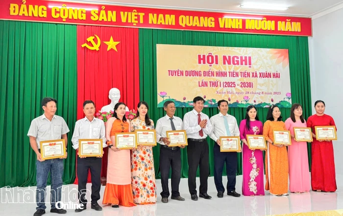 Hội nghị điển hình tiên tiến xã Xuân Hải lần thứ I