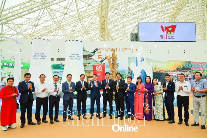 Lãnh đạo tỉnh Khánh Hòa tham dự Lễ khai mạc Triển lãm thành tựu đất nước nhân dịp kỷ niệm 80 năm ngày Quốc khánh