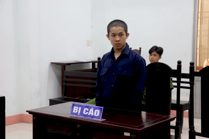 Phá án ma túy, phát hiện thêm việc quan hệ nam nữ trái pháp luật