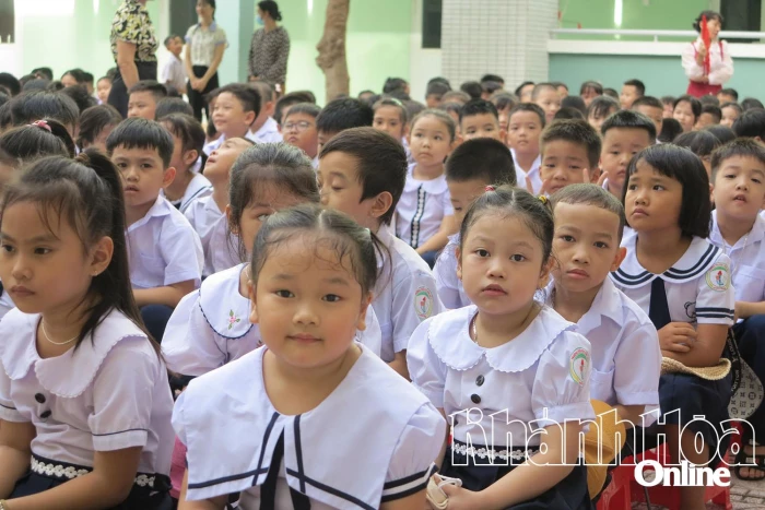 Sở Giáo dục và Đào tạo yêu cầu các trường thực hiện nghiêm quy định về đồng phục học sinh và các khoản thu