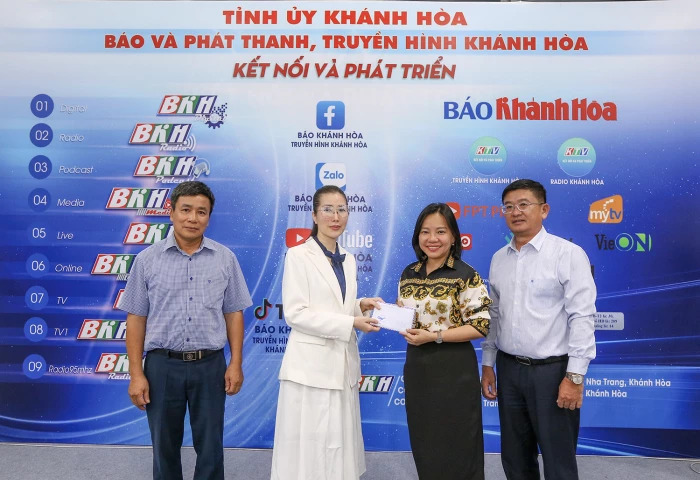 Báo và Phát thanh, Truyền hình Khánh Hòa tiếp nhận 100 triệu đồng ủng hộ người dân tỉnh Nghệ An khắc phục hậu quả cơn bão số 3