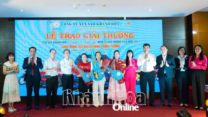 Thêm một khách hàng trúng thưởng ô tô chương trình tri ân của Công ty Yến sào Khánh Hòa