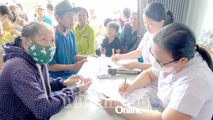 Tập huấn chương trình phục hồi chức năng, khám sàng lọc cho trẻ có nguy cơ cao