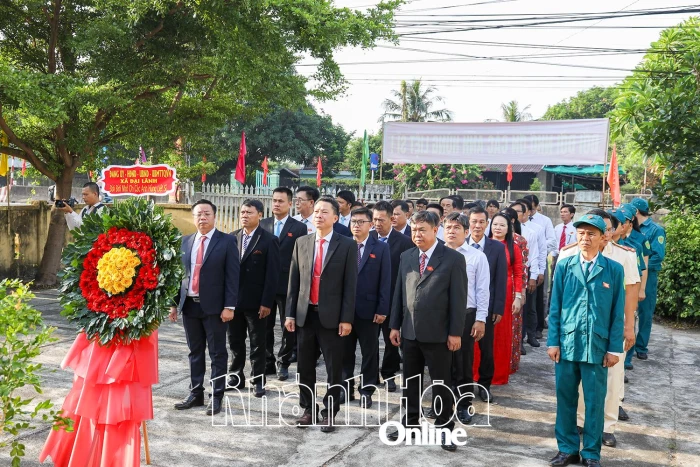 Xã Đại Lãnh dâng hương, dâng hoa tri ân các anh hùng, liệt sĩ tại bia Chiến thắng Ninh Mã