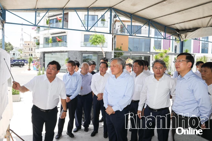 Phó Thủ tướng Thường trực Chính phủ kiểm tra thực tế 2 dự án vướng mắc, tồn đọng kéo dài