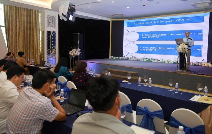 Sở Tư pháp tích cực tập huấn nghiệp vụ tiếp nhận, giải quyết thủ tục hành chính cho cán bộ cấp xã