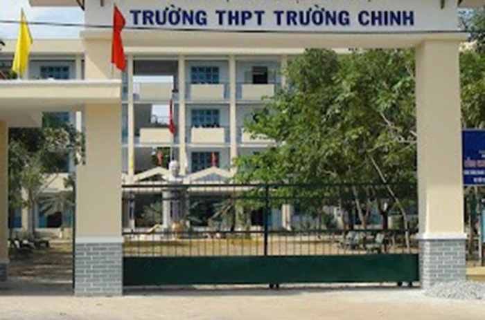 Đồng ý chủ trương cho Trường THPT Trường Chinh xét bổ sung chỉ tiêu tuyển sinh lớp 10