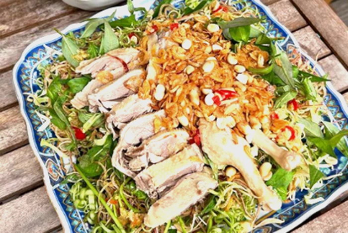 Gỏi vịt rau muống bào