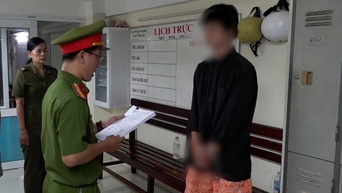 Tạm giữ hình sự đối tượng quốc tịch Nga chống người thi hành công vụ