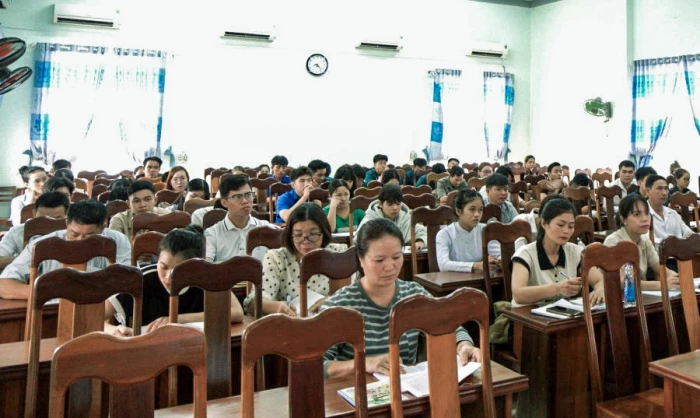 Bồi dưỡng nhận thức về Đảng cho 85 học viên các xã khu vực Diên Khánh