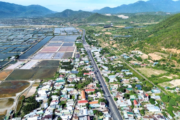 Dự án Đường sắt tốc độ cao trên trục Bắc - Nam đi qua địa bàn tỉnh Khánh Hòa: Tăng tốc giải phóng mặt bằng