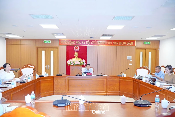 Quan tâm đẩy mạnh ứng dụng công nghệ thông tin trong theo dõi xử lý đơn, thư