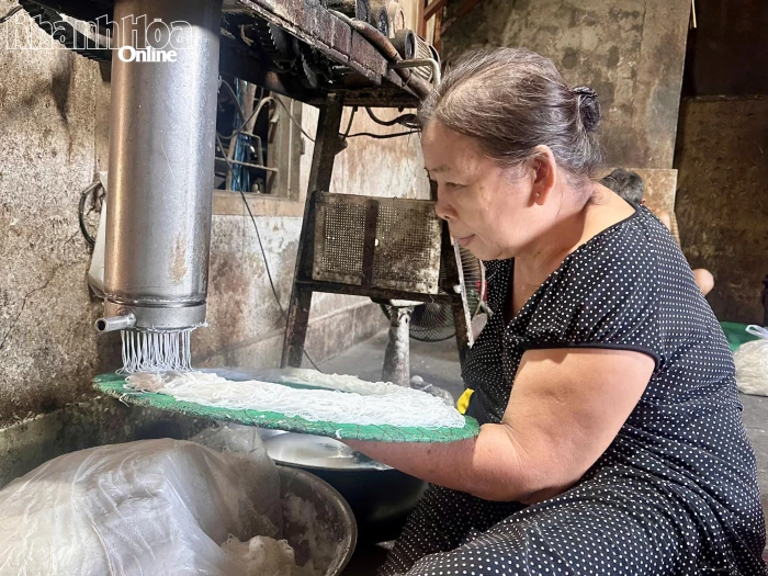 Giữ vị bánh hỏi Phước Khánh