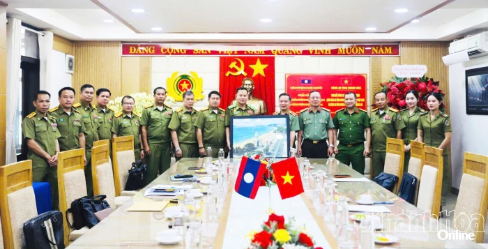 Công an tỉnh Khánh Hòa trao đổi thông tin, chia sẻ kinh nghiệm với Công an tỉnh Champasak (Lào)