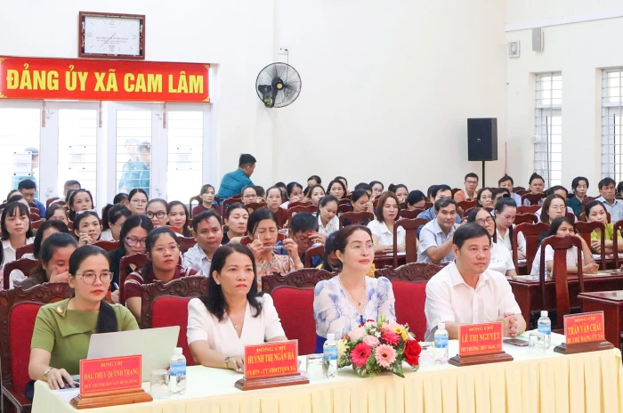 Xã Cam Lâm tổ chức lớp bồi dưỡng kiến thức quốc phòng và an ninh