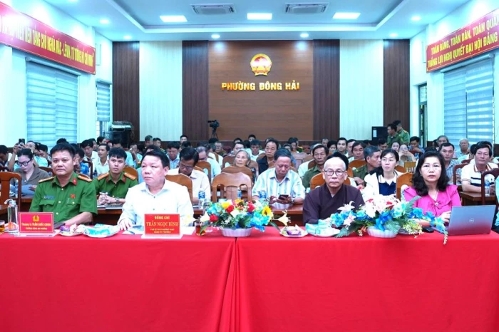 Công an phường Đông Hải tổ chức hội nghị lắng nghe ý kiến Nhân dân