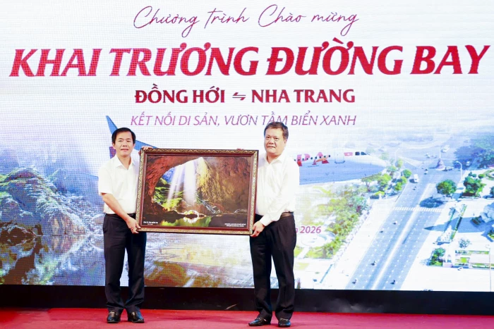 Lãnh đạo tỉnh Khánh Hòa tham dự chương trình chào mừng khai trương đường bay Đồng Hới - Cam Ranh của tỉnh Quảng Trị