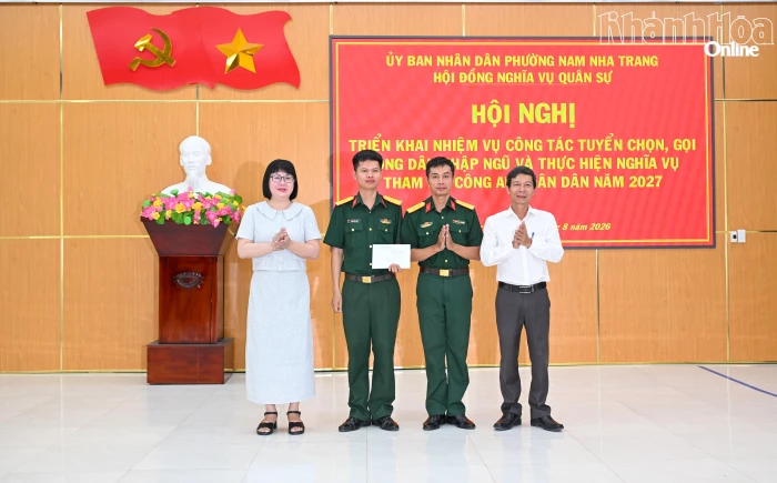 Phường Nam Nha Trang “thưởng nóng” cho lực lượng tìm kiếm hài cốt liệt sĩ trên núi Đồng Bò