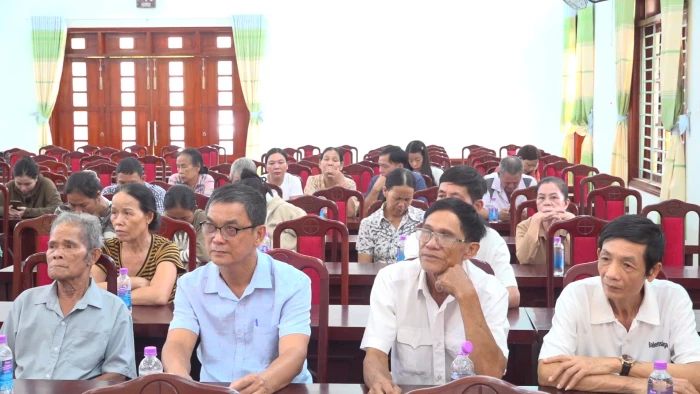 Tuyên truyền, phổ biến pháp luật cho cán bộ, người dân xã Khánh Vĩnh