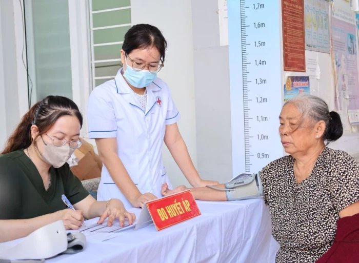 Xã Ninh Phước tổ chức khám sức khỏe định kỳ, sàng lọc miễn phí cho người dân