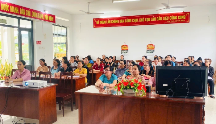 Hội Liên hiệp Phụ nữ phường Ninh Chử phối hợp tổ chức tập huấn nghiệp vụ công tác hội