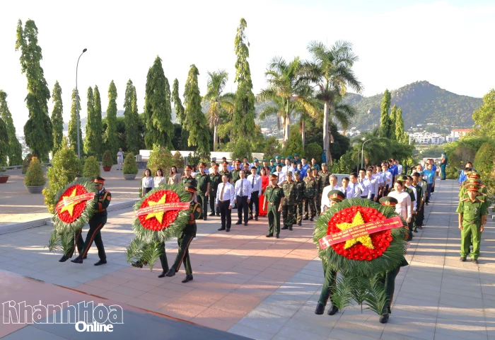Tổ chức Lễ tưởng niệm và tiến hành lấy mẫu sinh phẩm hài cốt liệt sĩ tại Nghĩa trang liệt sĩ Hòn Dung