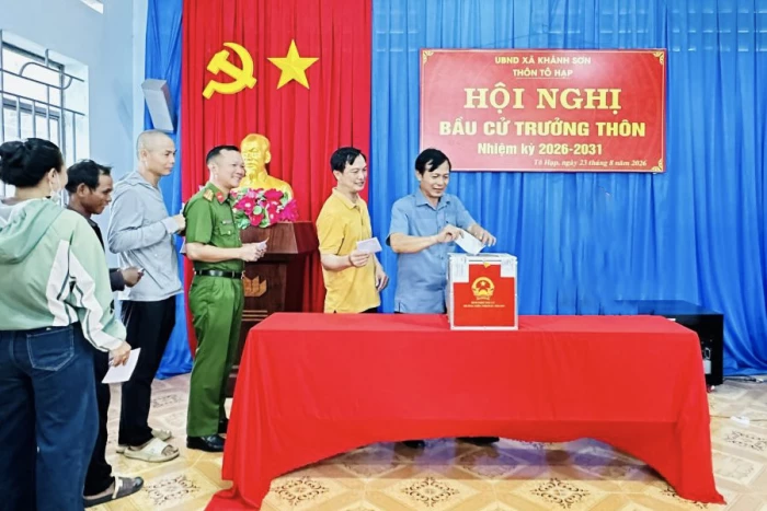 3.175 cử tri xã Khánh Sơn tham gia bầu cử trưởng thôn