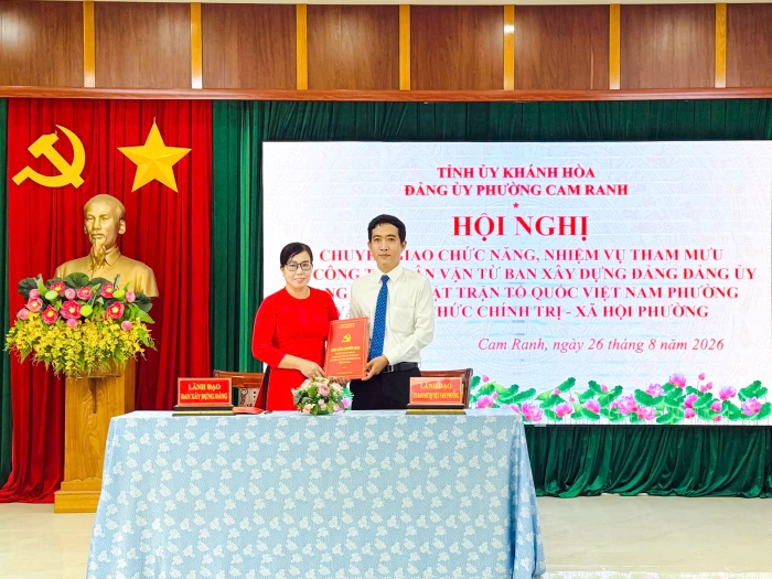 Đảng ủy phường Cam Ranh tổ chức chuyển giao chức năng, nhiệm vụ tham mưu công tác dân vận