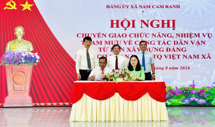 Đảng ủy xã Nam Cam Ranh tổ chức chuyển giao chức năng, nhiệm vụ tham mưu công tác dân vận