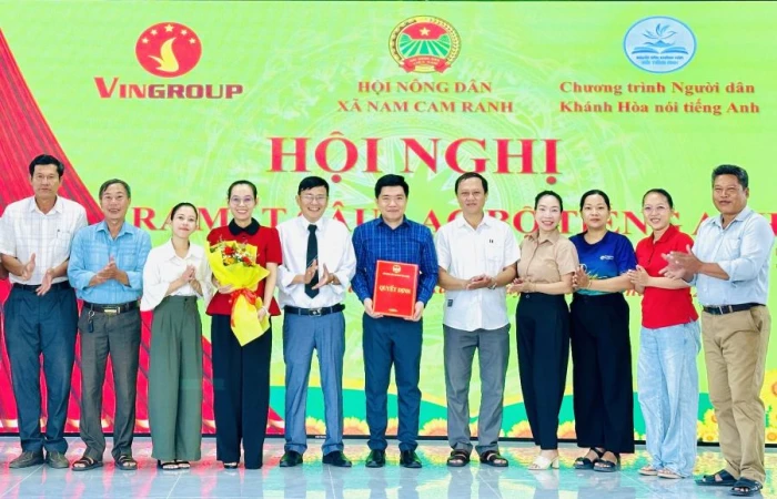 Xã Nam Cam Ranh ra mắt Câu lạc bộ “Người dân Khánh Hòa nói tiếng Anh”