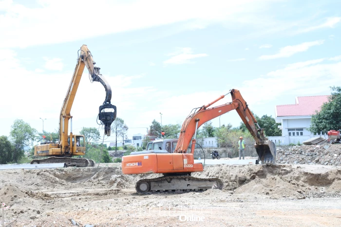 Dự án Di dời và tái định cư khu vực phía đông đường Trần Hưng Đạo, xã Vạn Ninh: Đẩy nhanh tiến độ thi công