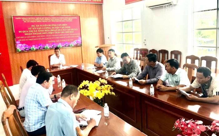 Xã Vạn Hưng tổ chức bàn giao mặt bằng thực hiện dự án tuyến đường ven biển