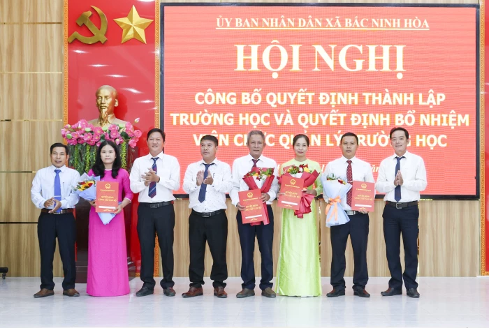 Xã Bắc Ninh Hòa: Công bố quyết định thành lập trường học và bổ nhiệm nhân sự quản lý