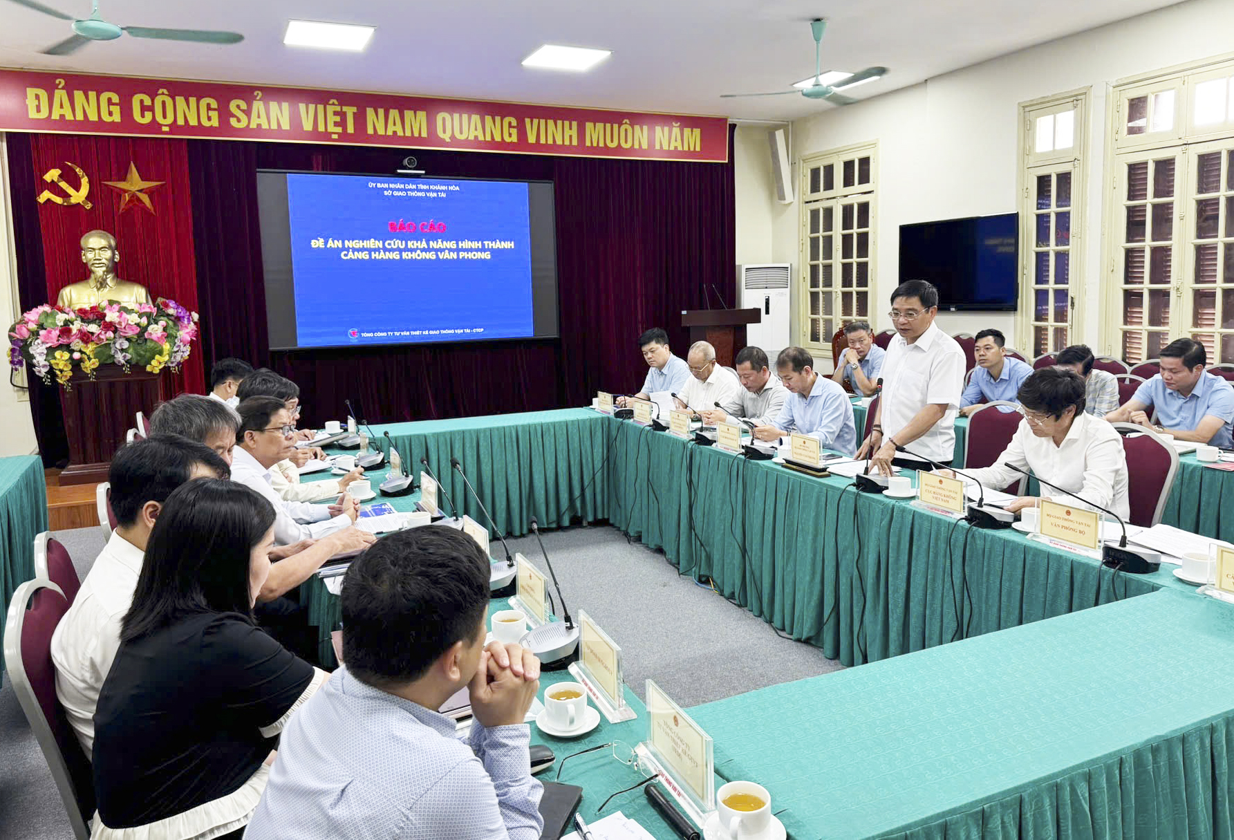 Bộ Giao thông vận tải thống nhất cần thiết đầu tư Cảng hàng không Vân Phong