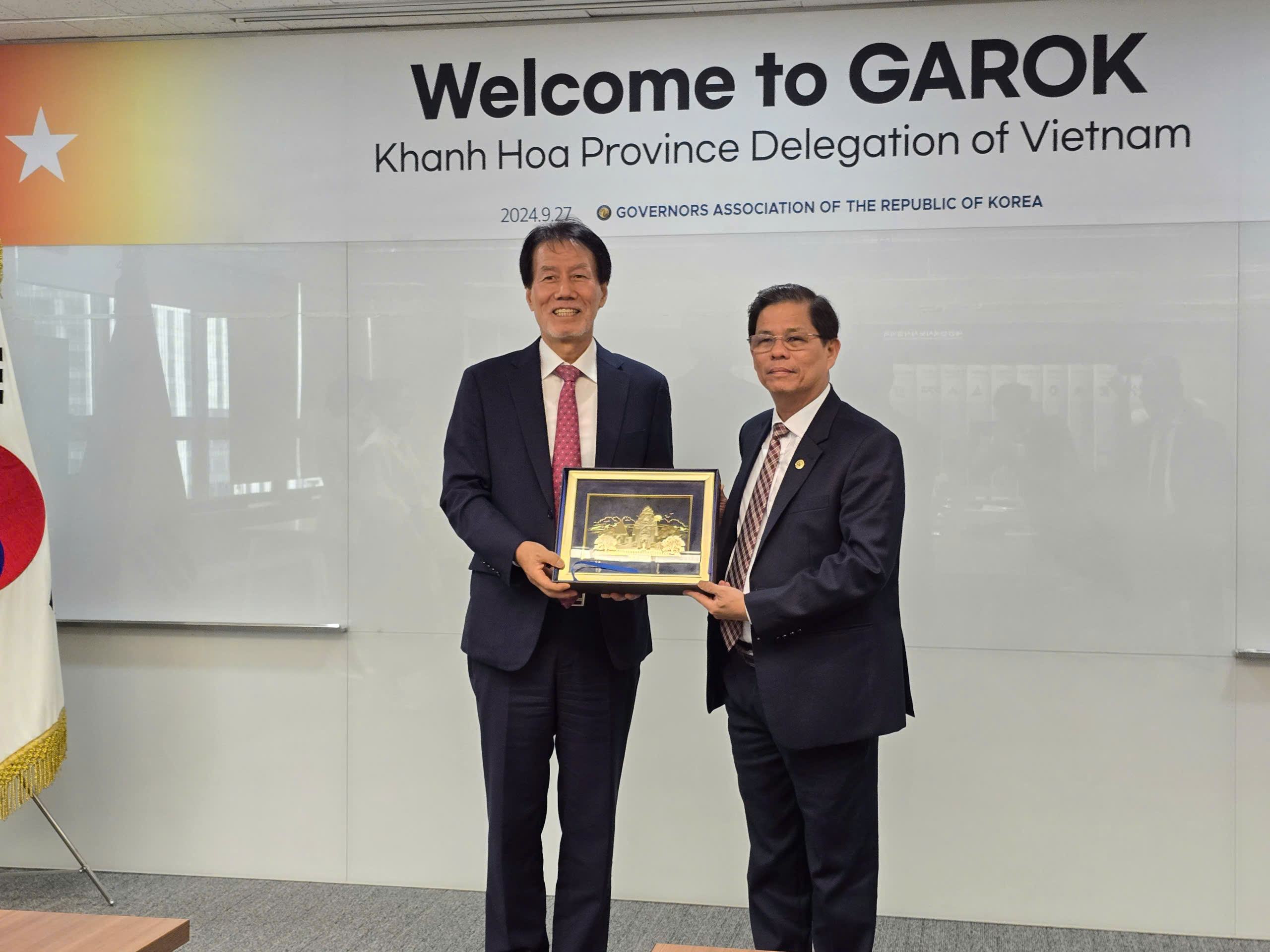 Đoàn công tác tỉnh Khánh Hòa làm việc với Hiệp hội Thống đốc Hàn Quốc và Đài truyền hình SBS