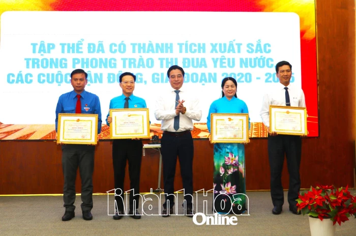Khen thưởng 14 tập thể, 24 cá nhân có thành tích xuất sắc trong phong trào thi đua yêu nước