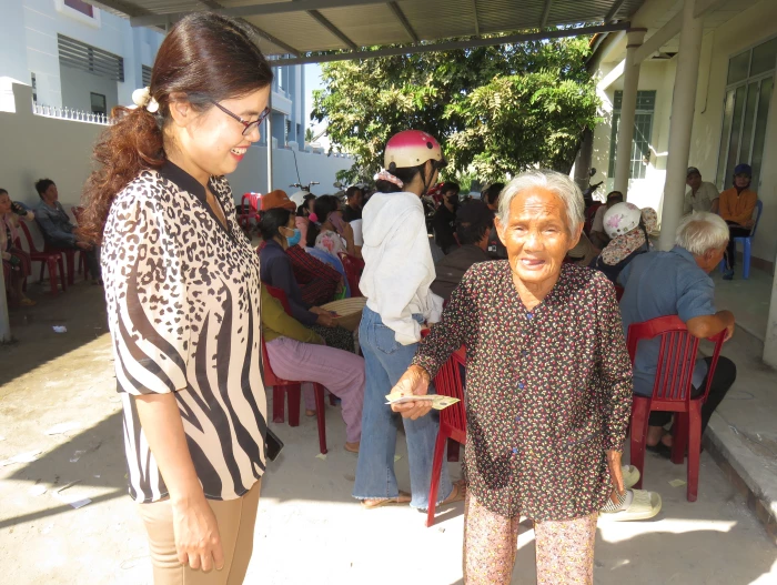 Xã Vạn Ninh đã chi trả quà Quốc khánh hơn 2,7 tỷ đồng