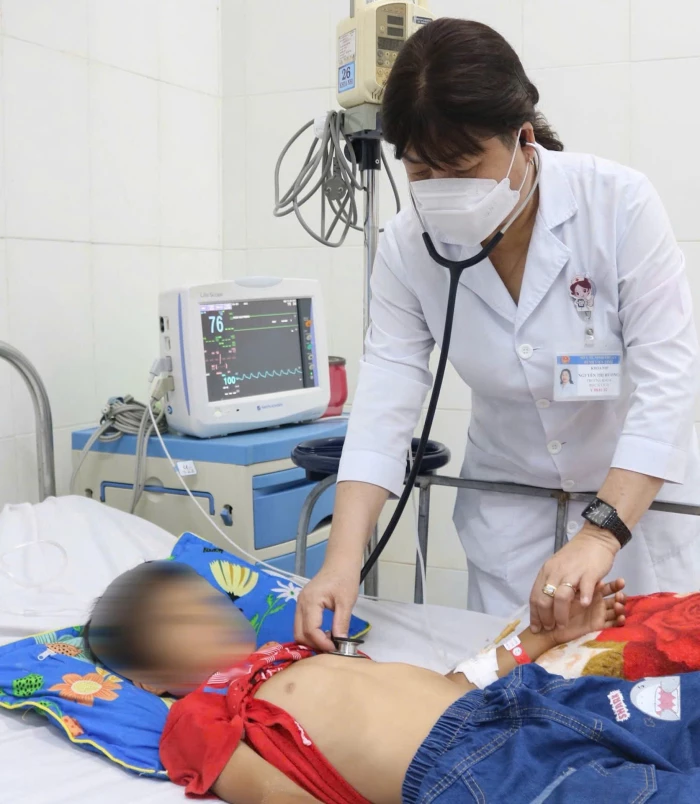 Kịp thời cứu sống bé trai bị hóc dị vật