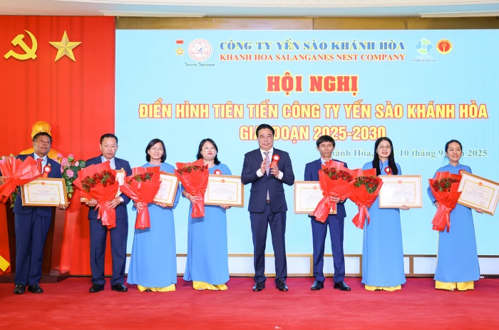 Công ty Yến sào Khánh Hòa tổ chức Hội nghị điển hình tiên tiến