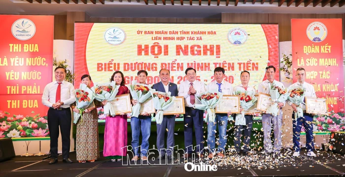 Liên minh Hợp tác xã tỉnh Khánh Hòa vinh danh các điển hình tiên tiến