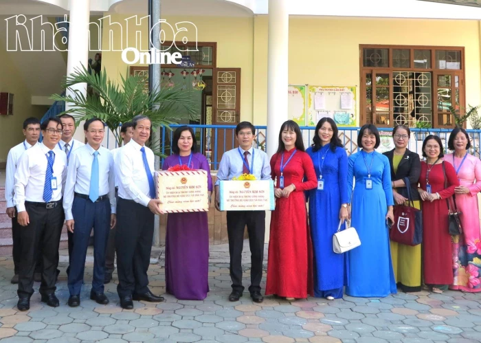 Bộ trưởng Bộ Giáo dục và Đào tạo Nguyễn Kim Sơn thăm, làm việc tại Trường Cao đẳng Sư phạm Trung ương - Nha Trang