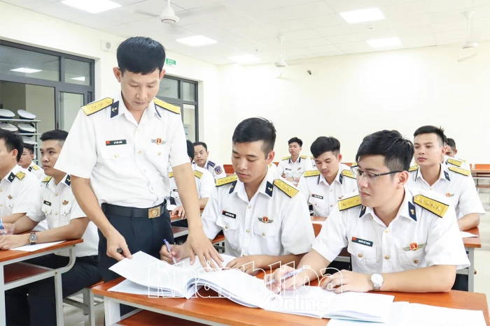 Giảng viên say mê nghiên cứu khoa học