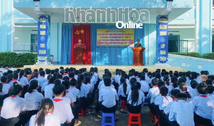 Công an xã Anh Dũng tổ chức tuyên truyền pháp luật trong trường học