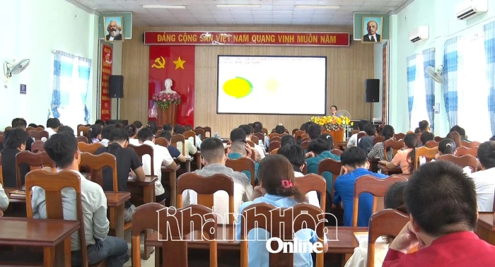 83 quần chúng ưu tú các xã khu vực Diên Khánh được bồi dưỡng nhận thức về Đảng